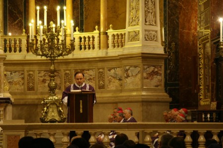 Hálaadó mise XVI. Benedek pápáért